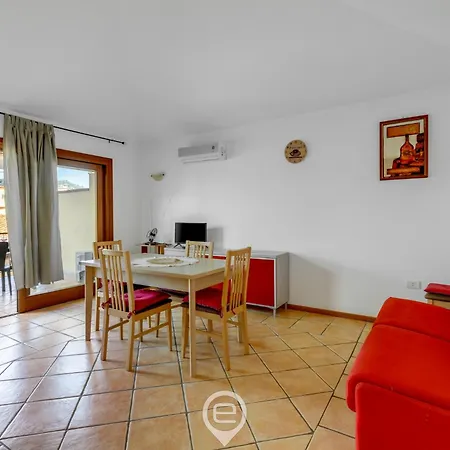Mirto 3 Apartment